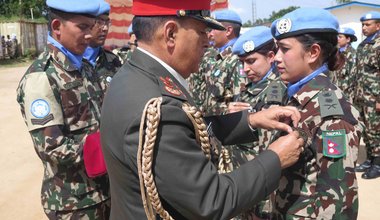 Le 20ième Contingent du Génie militaire népalais reçoit les honneurs des Nations Unies