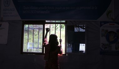 Jane Connors en solidarité avec les victimes de l’exploitation et des abus sexuels à Saké