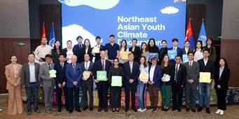 A group of people posing for a photo
AI-generated content may be incorrect.