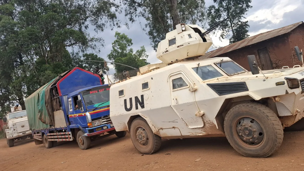 L'opération d'évacuation s'est déroulée avec l'appui des Forces armées de la RDC (FARDC) qui ont aidé les Casques bleus en leur fournissant des renseignements sur l'état de la route. L'opération d'évacuation s'est déroulée avec l'appui des Forces armées de la RDC (FARDC) qui ont aidé les Casques bleus en leur fournissant des renseignements sur l'état de la route.