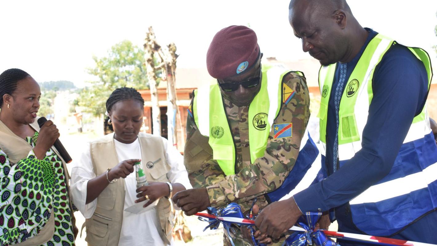 The building includes an office for the president, an office for the rapporteur, a reception area for the secretariat, an archive space, and a large meeting room. Photo MONUSCO ©Martial Mukeba wa Mukeba
