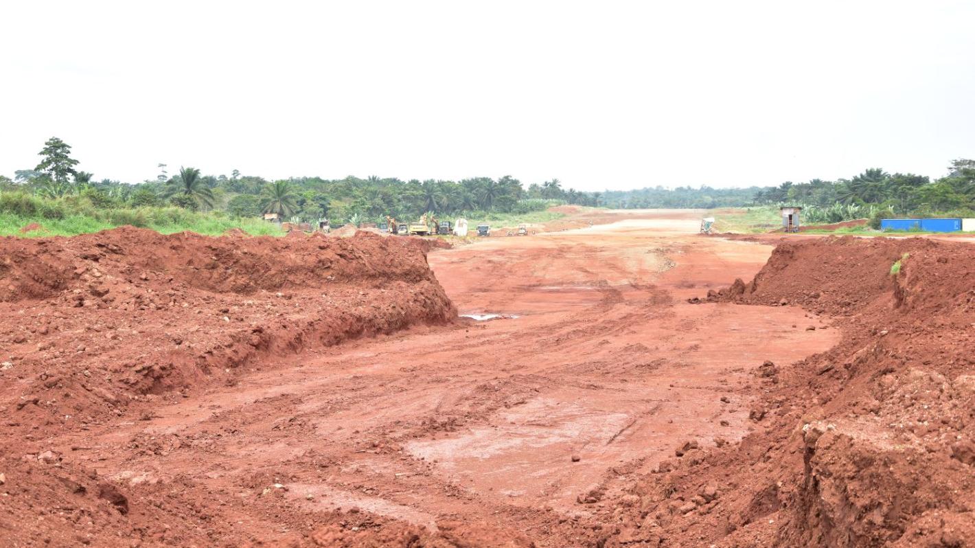 Currently two kilometers long, the runway at Beni Airport will eventually be extended to 3,300 meters. 