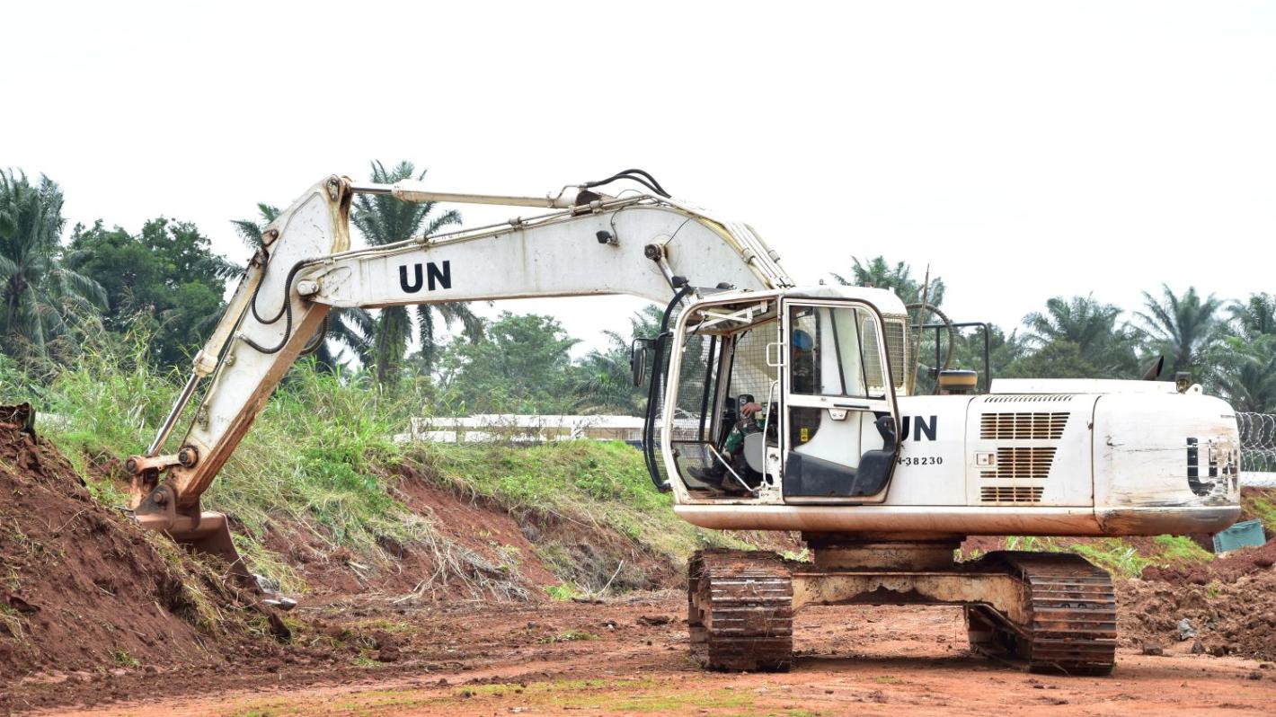 Currently two kilometers long, the runway at Beni Airport will eventually be extended to 3,300 meters. 
