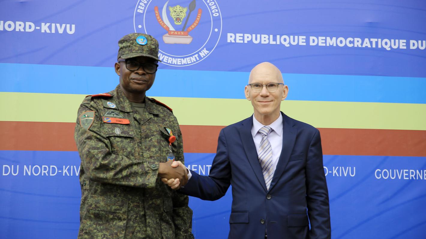  James Swan en visite de terrain pour renforcer l’appui à la protection des civils