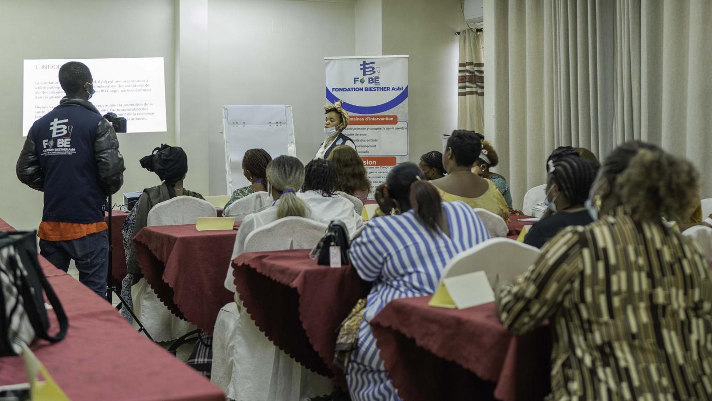 Le bureau Conduite et Discipline (CDT) est chargé de la gestion de toutes les questions liées à la conduite et à la discipline au sein de la MONUSCO. Son action repose sur la stratégie des Nations Unies articulée autour de trois piliers : la prévention, l’application des normes et les mesures correctives.