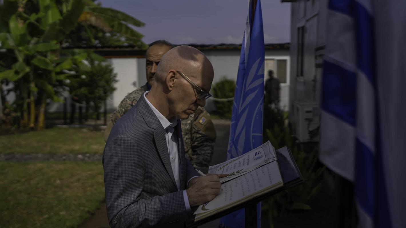 Mr. Swan made a particular point of congratulating Sergeant Matias Reyes, currently deployed with MONUSCO, who was one of the two recipients of the prestigious Mbaye Diagne Medal, awarded on 5 June at United Nations Headquarters in New York.
