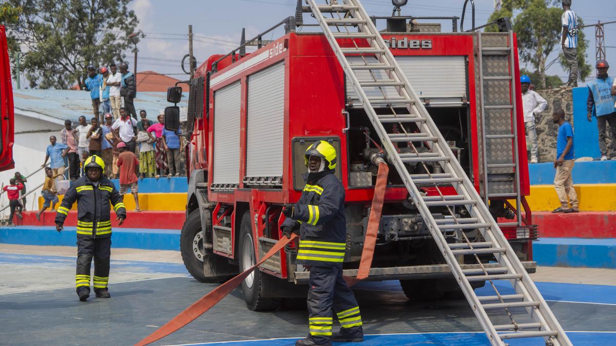 Les équipes de secours ont également réussi à maîtriser le feu et à empêcher sa propagation aux habitations voisines. Toutefois, une dizaine de ménages ont perdu leurs biens.