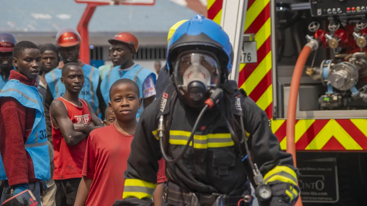 Les équipes de secours ont également réussi à maîtriser le feu et à empêcher sa propagation aux habitations voisines. Toutefois, une dizaine de ménages ont perdu leurs biens.