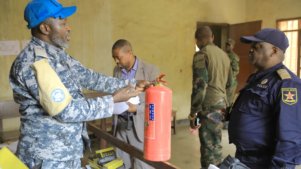 L’initiative vise à améliorer les normes de sécurité et de sûreté dans quatre établissements pénitentiaires prioritaires, à savoir les prisons de Ndolo et Makala à Kinshasa, ainsi que celles de Bunia (Ituri) et Beni (Nord-Kivu).
