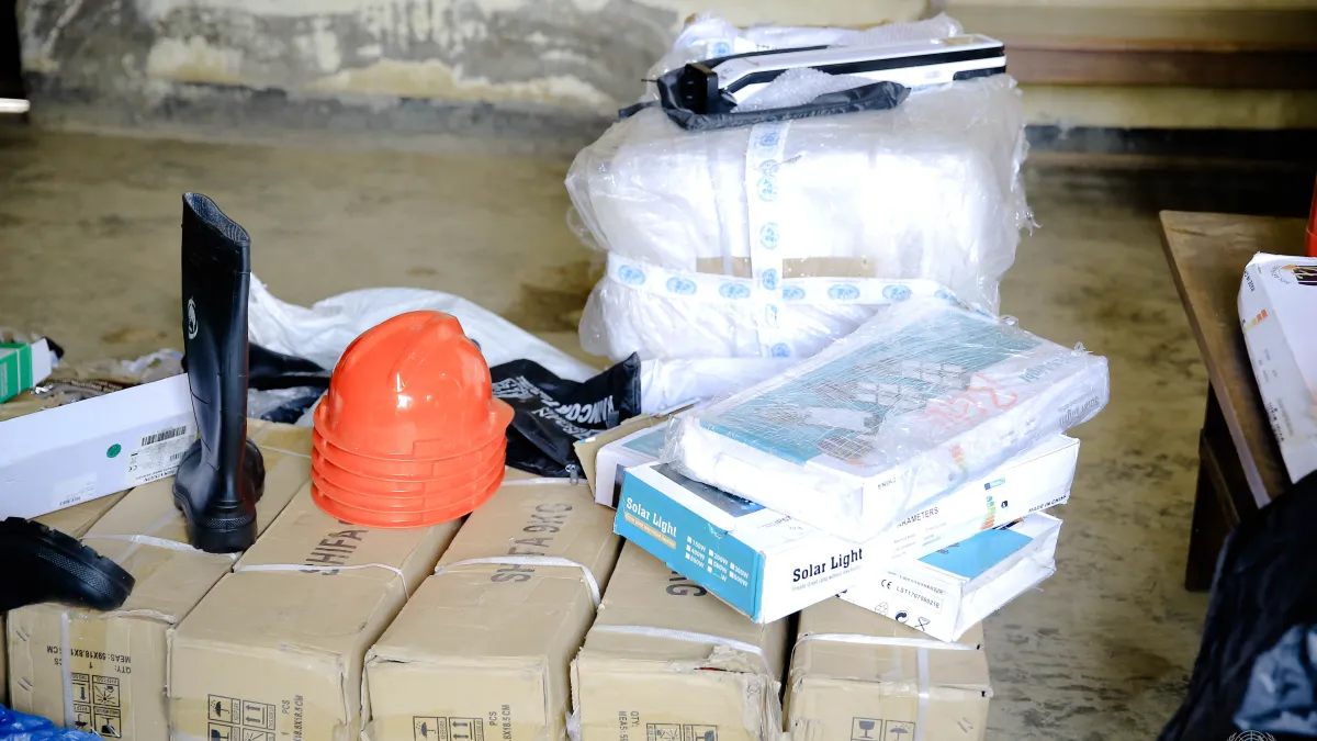 L’initiative vise à améliorer les normes de sécurité et de sûreté dans quatre établissements pénitentiaires prioritaires, à savoir les prisons de Ndolo et Makala à Kinshasa, ainsi que celles de Bunia (Ituri) et Beni (Nord-Kivu).