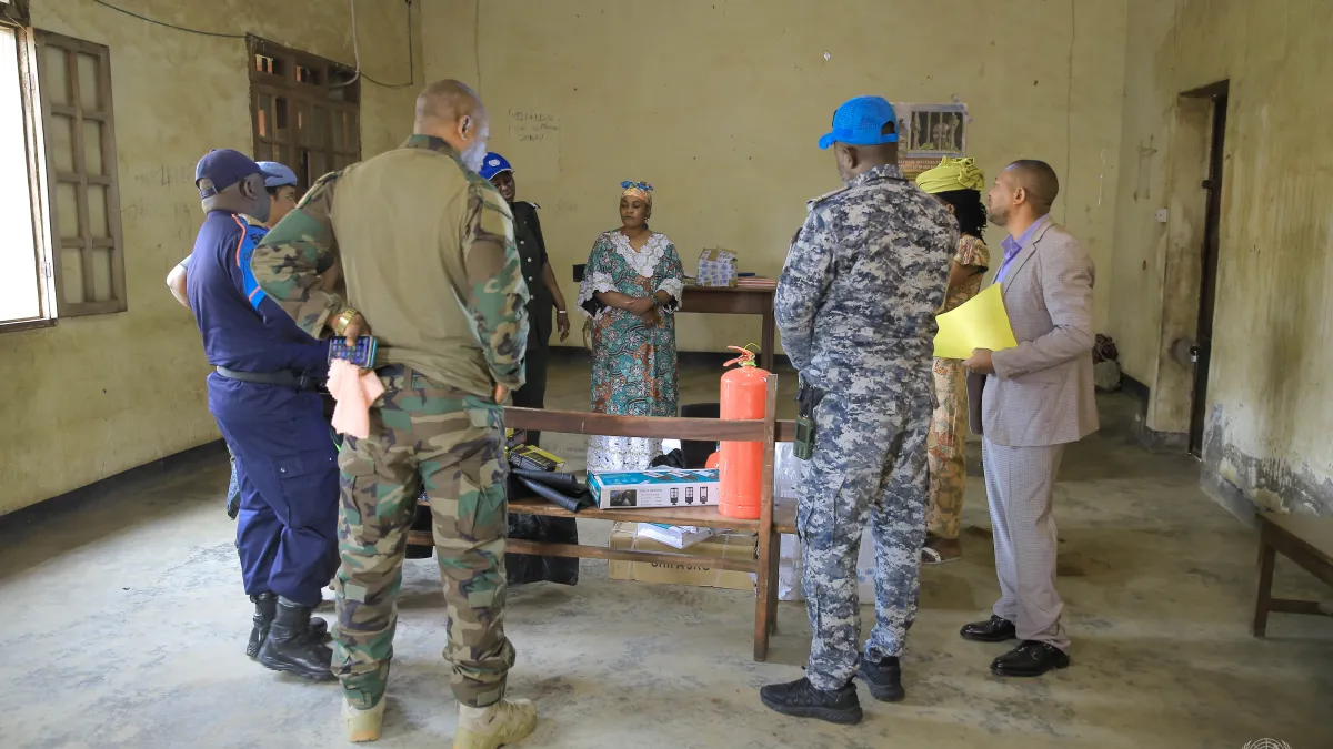 L’initiative vise à améliorer les normes de sécurité et de sûreté dans quatre établissements pénitentiaires prioritaires, à savoir les prisons de Ndolo et Makala à Kinshasa, ainsi que celles de Bunia (Ituri) et Beni (Nord-Kivu).