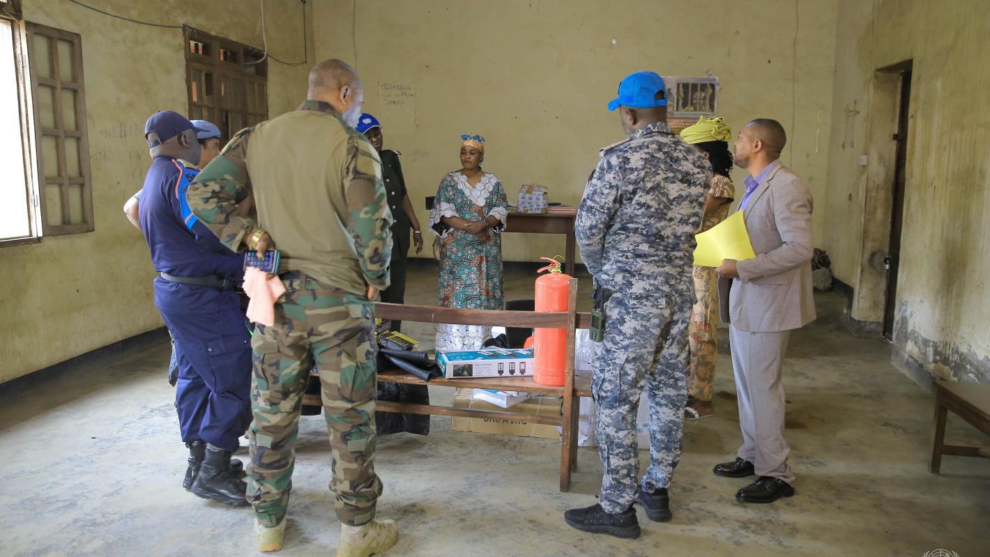 L’initiative vise à améliorer les normes de sécurité et de sûreté dans quatre établissements pénitentiaires prioritaires, à savoir les prisons de Ndolo et Makala à Kinshasa, ainsi que celles de Bunia (Ituri) et Beni (Nord-Kivu).
