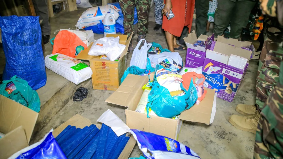 À Beni, une délégation composée du personnel de l’Unité d’appui à l’administration pénitentiaire, appuyée par les contingents des Casques bleus malawites, indonésiens, kenyans, népalais et tanzaniens, s’est rendue à la prison urbaine ainsi qu’à l’Établissement de garde pour enfants.