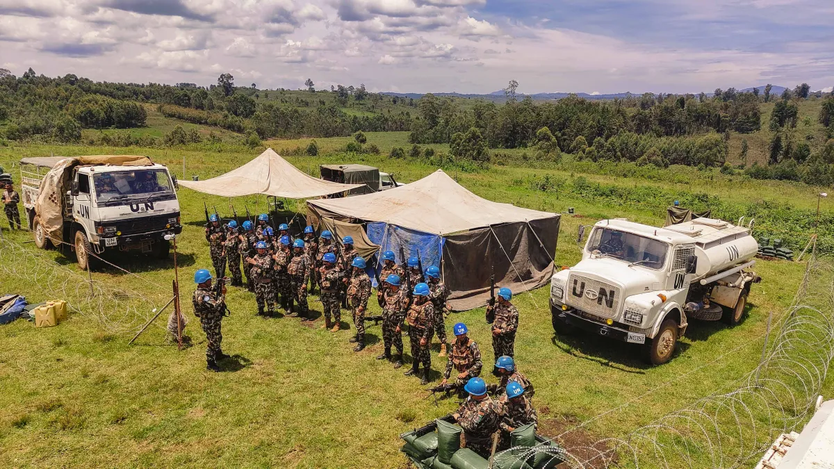 Accompagné du Commandant du Secteur Nord, le Général Md. Saiful Alam Bhuiyan, et du Commandant du contingent népalais, le Colonel Deepak Khadka, le Commandant de la Force a rencontré les troupes et passé en revue les activités conduites depuis la base opérationnelle mobile de la MONUSCO.