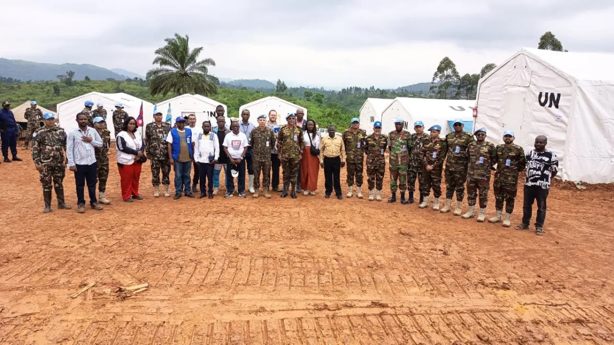 Accompagné du Commandant du Secteur Nord, le Général Md. Saiful Alam Bhuiyan, et du Commandant du contingent népalais, le Colonel Deepak Khadka, le Commandant de la Force a rencontré les troupes et passé en revue les activités conduites depuis la base opérationnelle mobile de la MONUSCO.