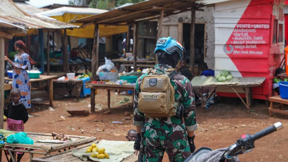 In Nyakunde, Ituri, MONUSCO patrols are helping restore communities' confidence and revive the Ebola response. Health authorities are calling for a sustained presence to protect communities and ensure continuity of care.