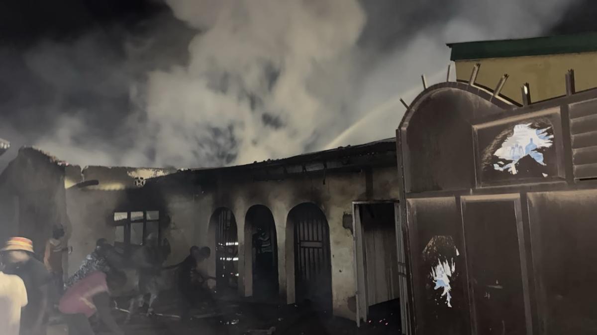 MONUSCO’s intervention has reinforced the efforts of the local population, who participated in the initial operations by providing water and sand to limit the spread of the fire.