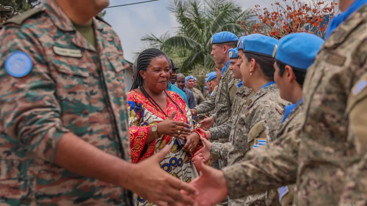 La cérémonie de Goma s’inscrit dans une histoire plus large : celle de 25 années d’engagement uruguayen dans les opérations de maintien de la paix des Nations Unies en Afrique. 