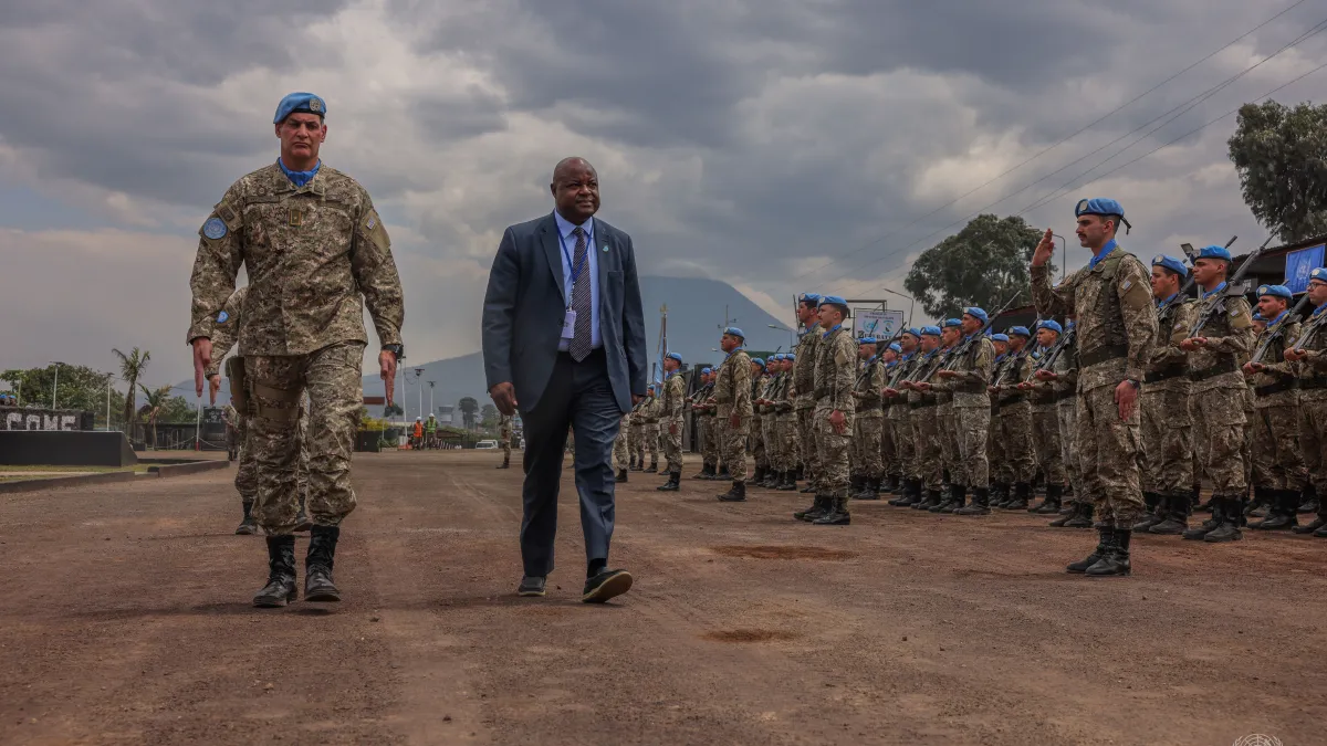 La cérémonie de Goma s’inscrit dans une histoire plus large : celle de 25 années d’engagement uruguayen dans les opérations de maintien de la paix des Nations Unies en Afrique.