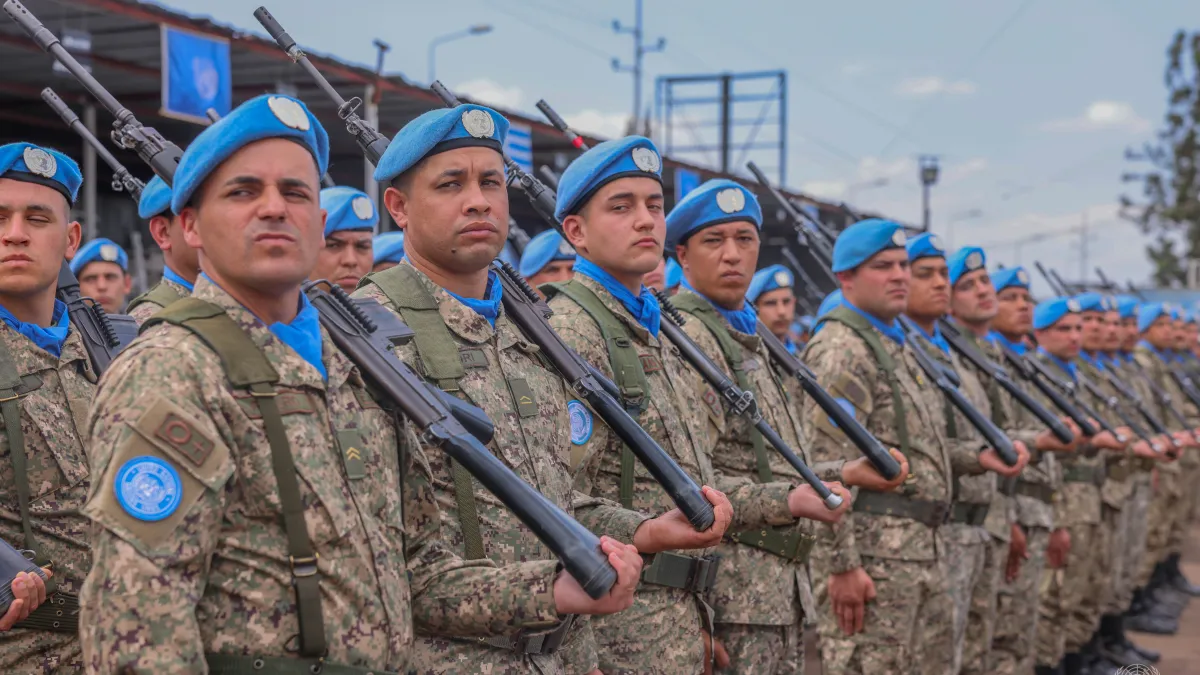 La cérémonie de Goma s’inscrit dans une histoire plus large : celle de 25 années d’engagement uruguayen dans les opérations de maintien de la paix des Nations Unies en Afrique.