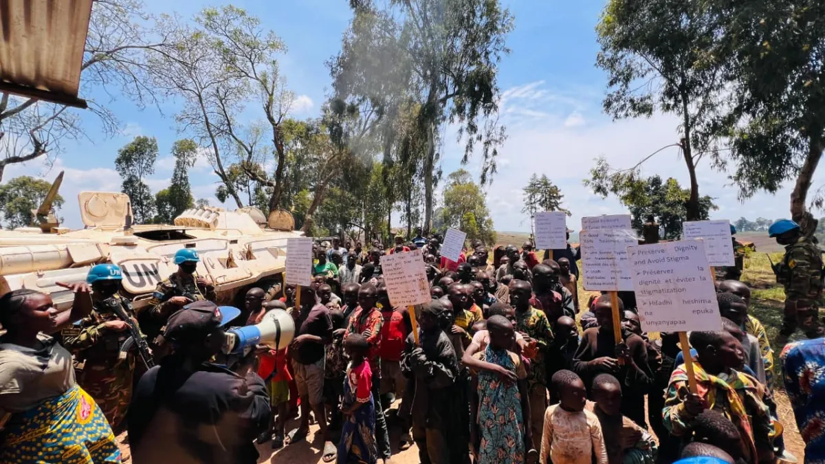 Chaque jour, des patrouilles conjointes sont organisées avec les FARDC autour des écoles et dans les secteurs les plus exposés aux attaques armées.