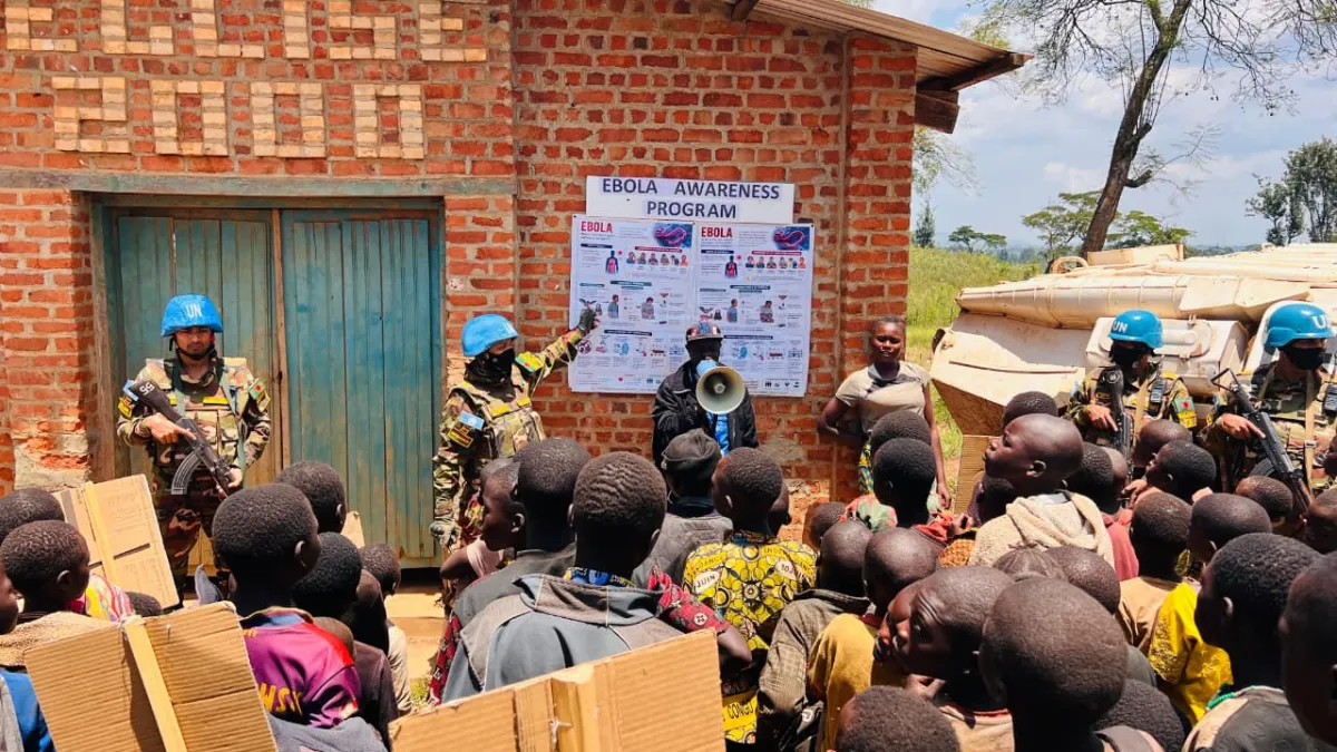 Chaque jour, des patrouilles conjointes sont organisées avec les FARDC autour des écoles et dans les secteurs les plus exposés aux attaques armées.