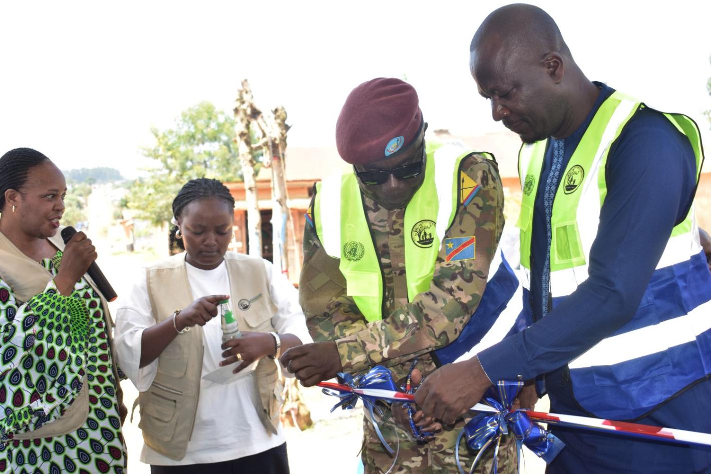 The building includes an office for the president, an office for the rapporteur, a reception area for the secretariat, an archive space, and a large meeting room. Photo MONUSCO ©Martial Mukeba wa Mukeba