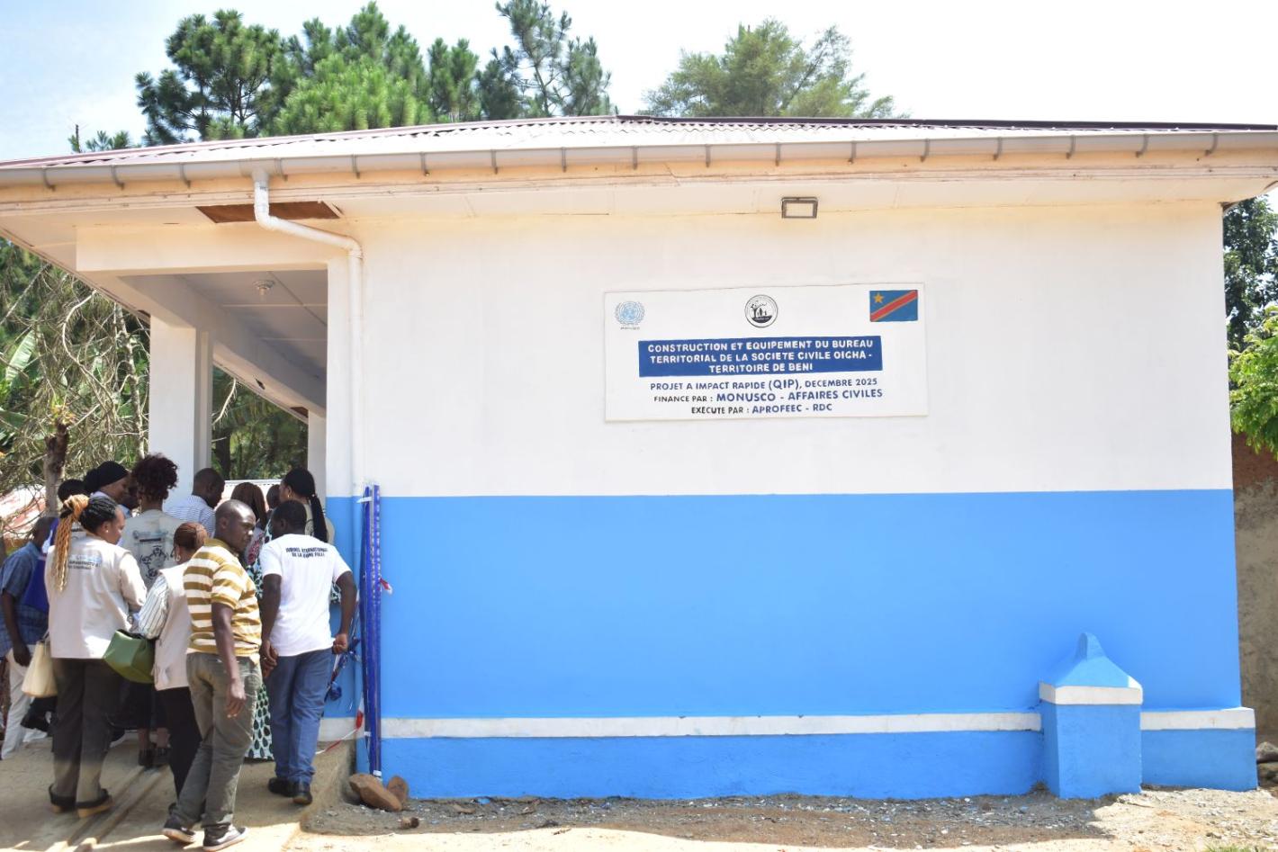 The building includes an office for the president, an office for the rapporteur, a reception area for the secretariat, an archive space, and a large meeting room. Photo MONUSCO ©Martial Mukeba wa Mukeba