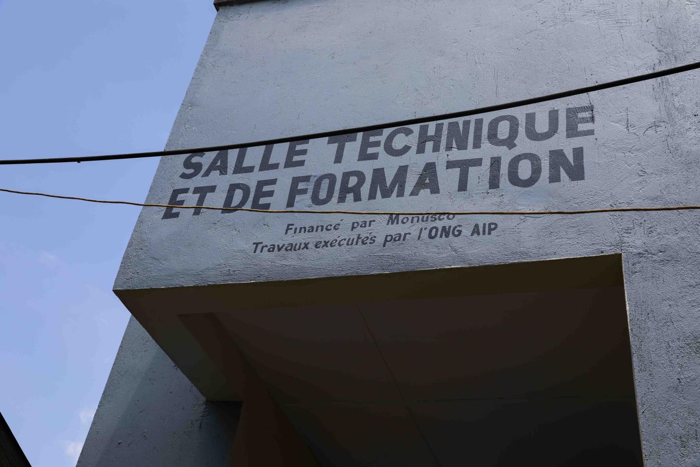 The building includes a technical room dedicated to digital investigations and the digital analysis of physical traces and clues used to reconstruct the sequence of events. Photo MONUSCO ©Didier Vignon Dossou-Gbakon