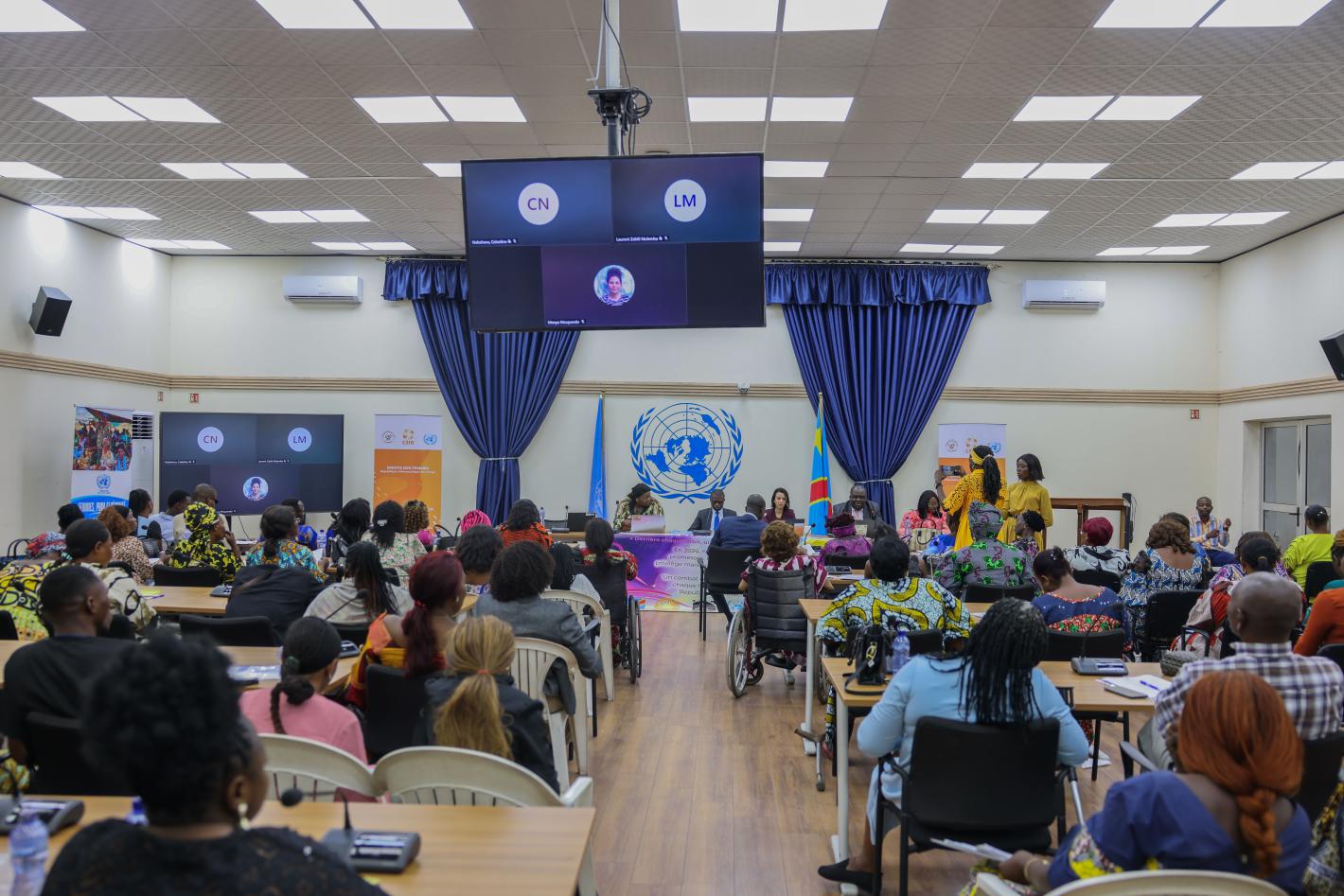 Une centaine de femmes ont participé à un atelier de sensibilisation sur l’égalité de sexe et les droits des femmes vivant avec un handicap organisé par la section Genre de la MONUSCO. ©Photo Jean-Claude Wenga
