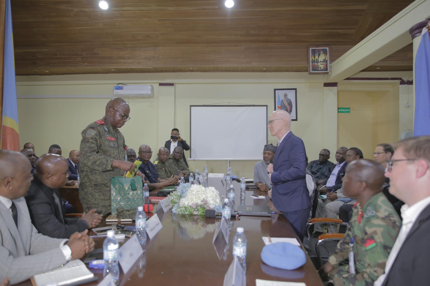  James Swan en visite de terrain pour renforcer l’appui à la protection des civils