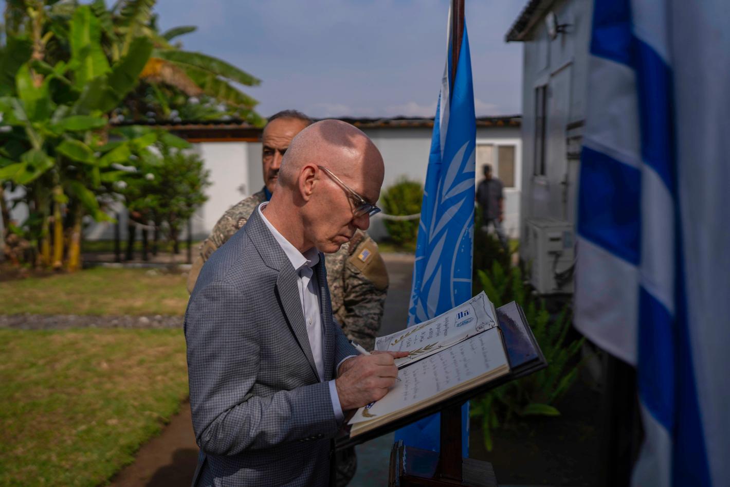 Mr. Swan made a particular point of congratulating Sergeant Matias Reyes, currently deployed with MONUSCO, who was one of the two recipients of the prestigious Mbaye Diagne Medal, awarded on 5 June at United Nations Headquarters in New York.
