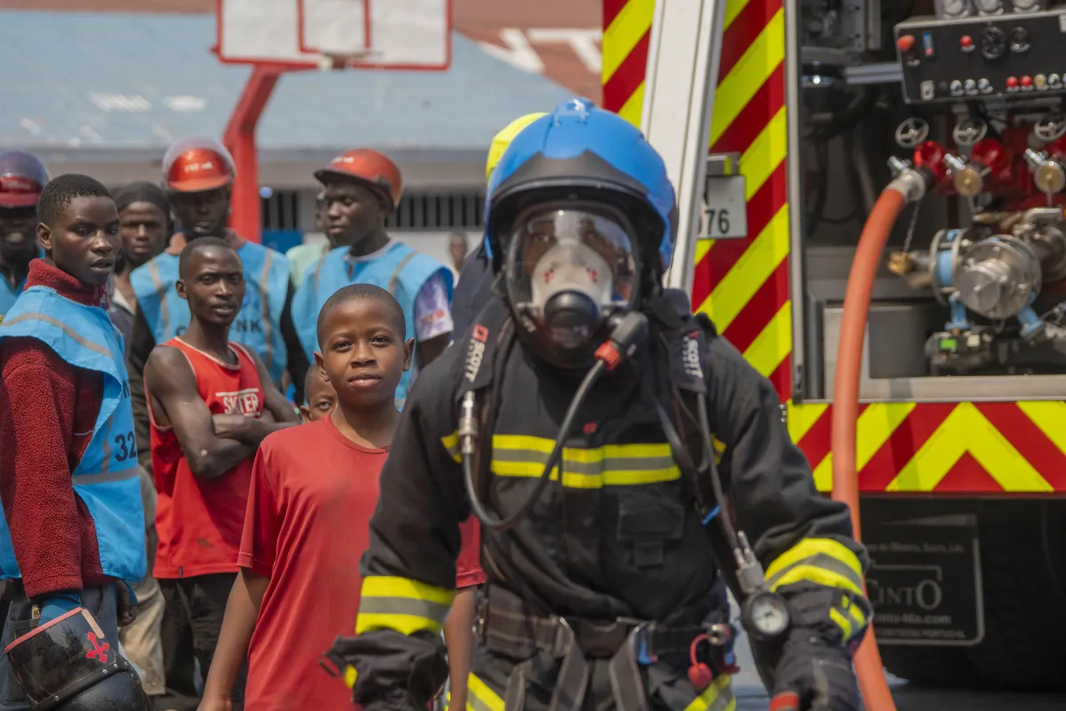 Les équipes de secours ont également réussi à maîtriser le feu et à empêcher sa propagation aux habitations voisines. Toutefois, une dizaine de ménages ont perdu leurs biens.