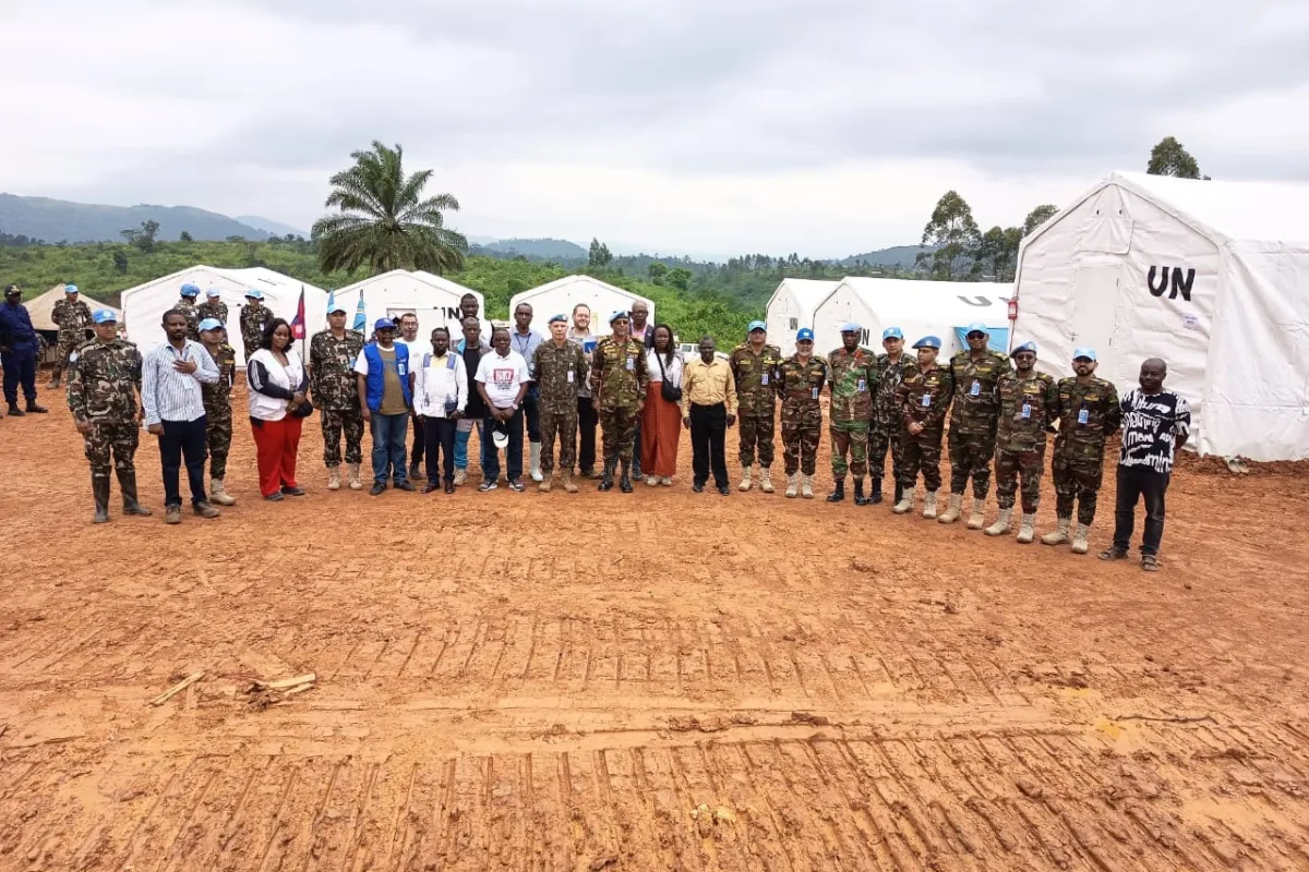 Accompagné du Commandant du Secteur Nord, le Général Md. Saiful Alam Bhuiyan, et du Commandant du contingent népalais, le Colonel Deepak Khadka, le Commandant de la Force a rencontré les troupes et passé en revue les activités conduites depuis la base opérationnelle mobile de la MONUSCO.