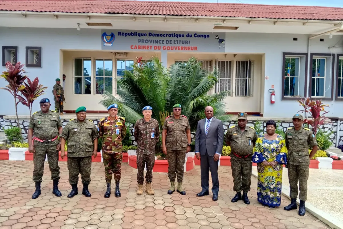 Accompagné du Commandant du Secteur Nord, le Général Md. Saiful Alam Bhuiyan, et du Commandant du contingent népalais, le Colonel Deepak Khadka, le Commandant de la Force a rencontré les troupes et passé en revue les activités conduites depuis la base opérationnelle mobile de la MONUSCO.