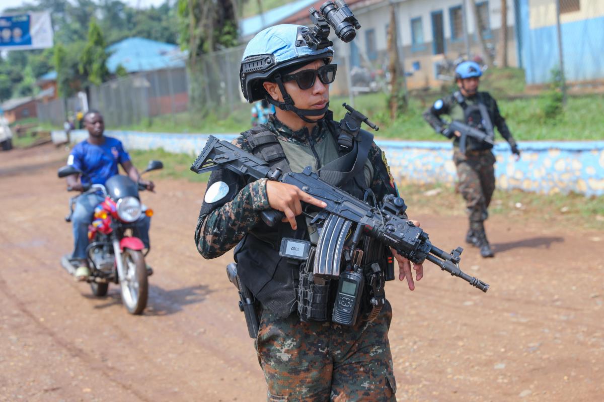 In Nyakunde, Ituri, MONUSCO patrols are helping restore communities' confidence and revive the Ebola response. Health authorities are calling for a sustained presence to protect communities and ensure continuity of care.