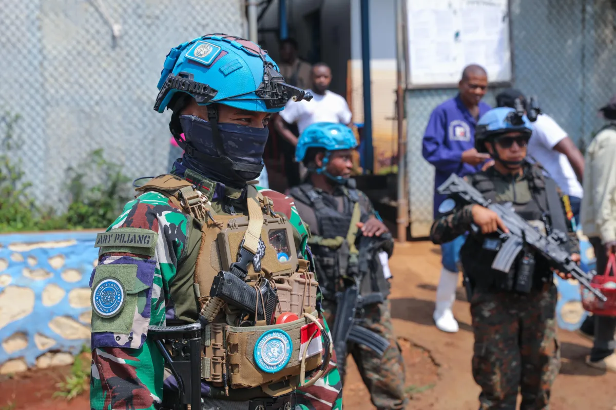 In Nyakunde, Ituri, MONUSCO patrols are helping restore communities' confidence and revive the Ebola response. Health authorities are calling for a sustained presence to protect communities and ensure continuity of care.