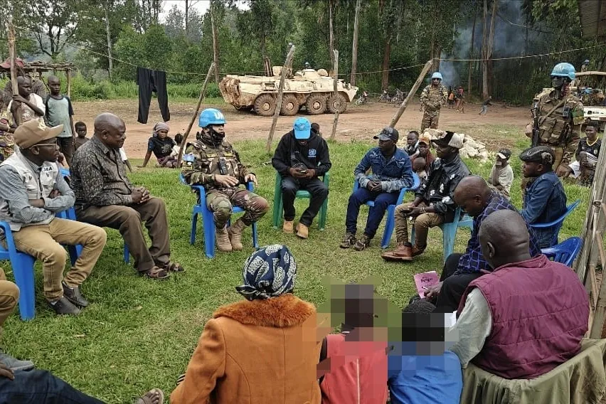 Following these consultations, the parties agreed that the two girls would be handed over to MONUSCO peacekeepers stationed in Rhoo, the locality closest to the area where they were being held.