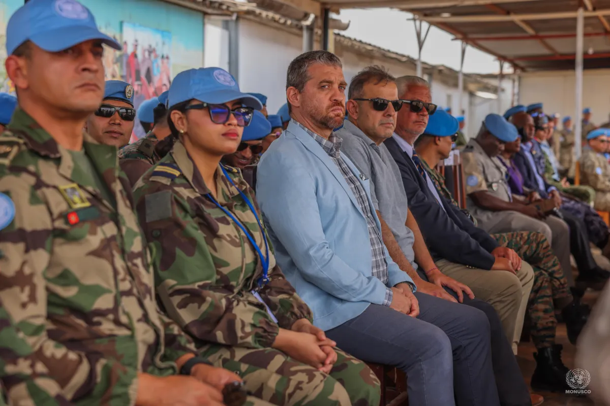 La cérémonie de Goma s’inscrit dans une histoire plus large : celle de 25 années d’engagement uruguayen dans les opérations de maintien de la paix des Nations Unies en Afrique. 