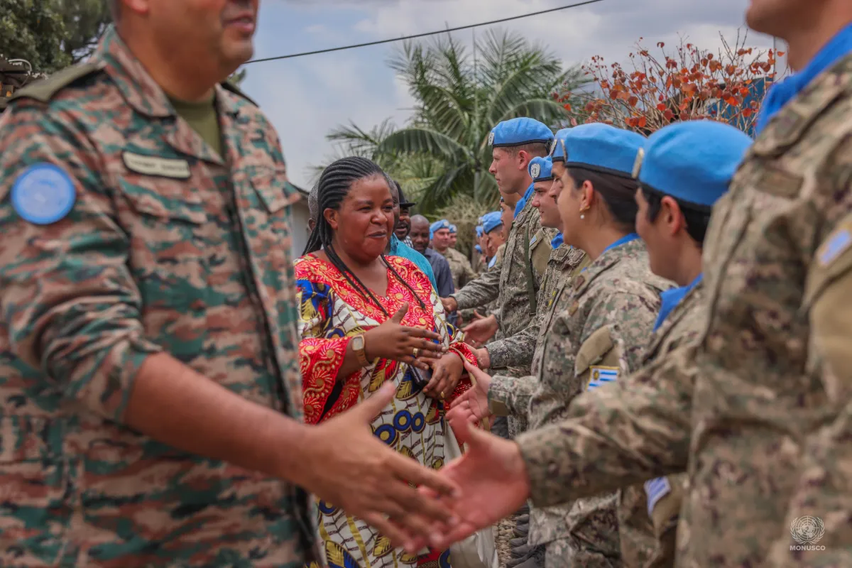 La cérémonie de Goma s’inscrit dans une histoire plus large : celle de 25 années d’engagement uruguayen dans les opérations de maintien de la paix des Nations Unies en Afrique. 