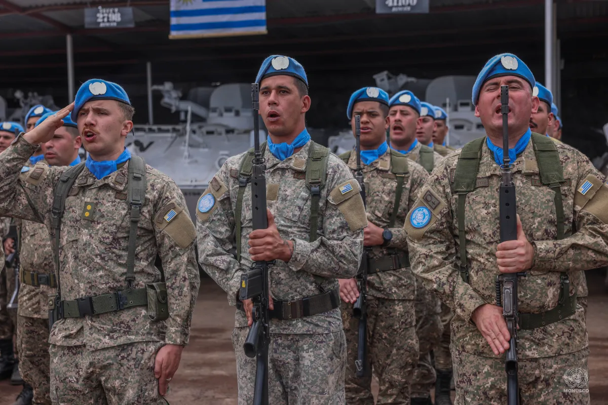 La cérémonie de Goma s’inscrit dans une histoire plus large : celle de 25 années d’engagement uruguayen dans les opérations de maintien de la paix des Nations Unies en Afrique.