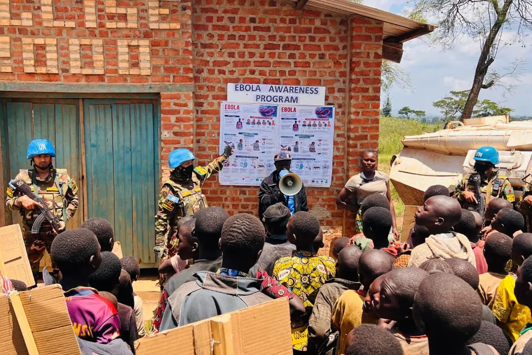 Chaque jour, des patrouilles conjointes sont organisées avec les FARDC autour des écoles et dans les secteurs les plus exposés aux attaques armées.