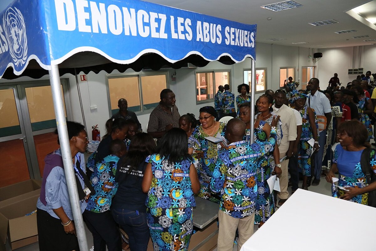 Kinshasa, RD Congo : le 25 novembre 2016, l’Equipe de Conduite et Discipline a organisé une sensibilisation sur l’exploitation et les abus sexuels . Le but de cette sensibilisation était de rappeler aux agents et autres collègues les règles de conduite.