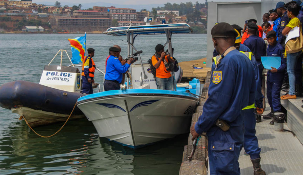 La Police des Frontières de Bukavu et Uvira, équipée de deux bateaux