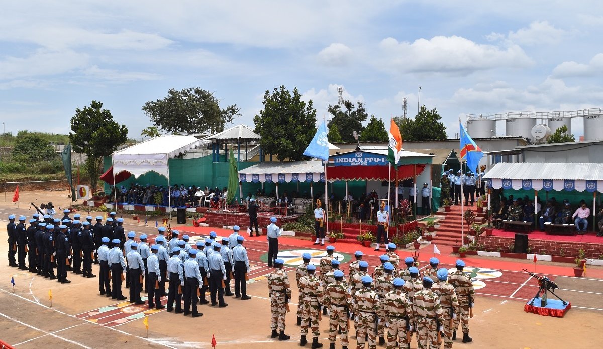 Des médailles de l’ONU décernées aux policiers de la MONUSCO pour leur contribution à la stabilisation dans la province de l’Ituri