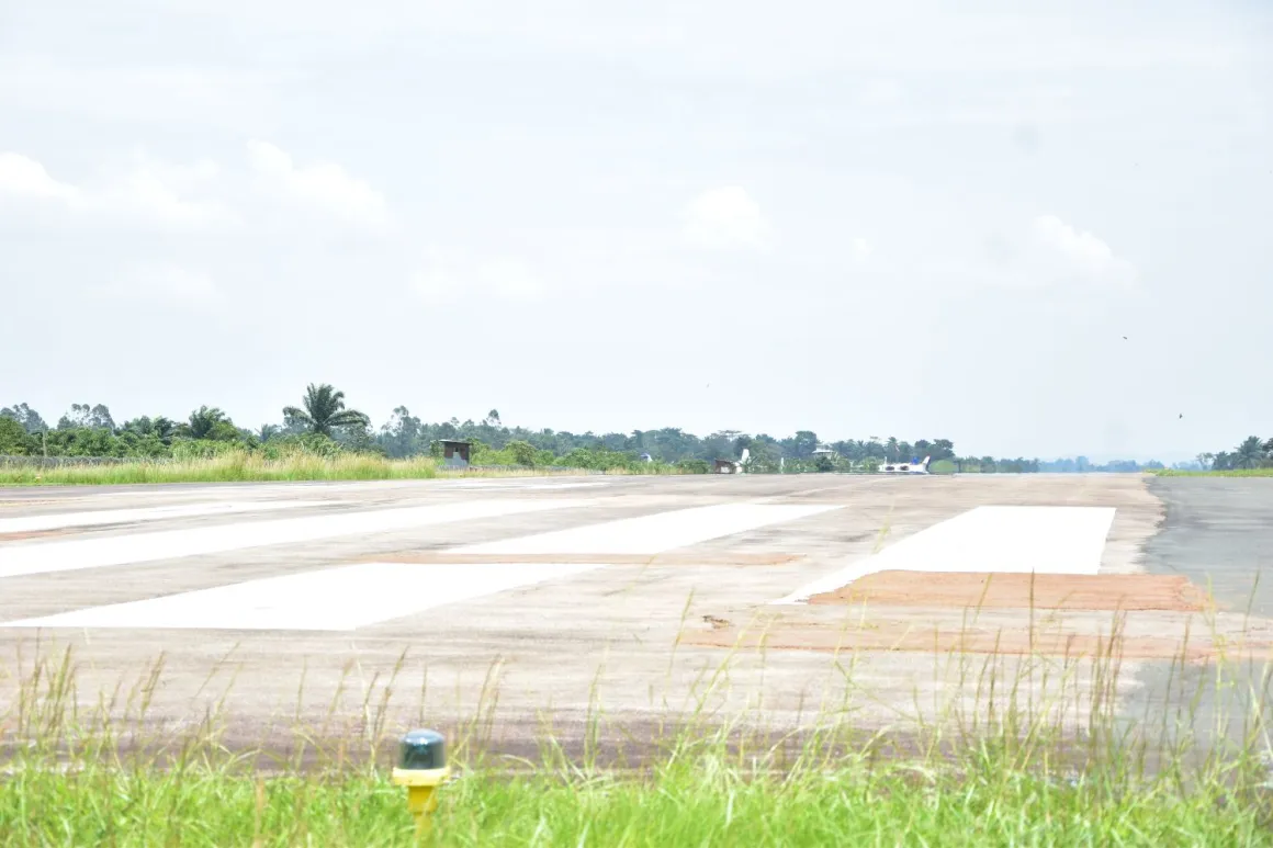 Actuellement longue de deux kilomètres, la piste de l’aéroport de Beni va, à terme, être longue de 3 300 mètres. Photo MONUSCO