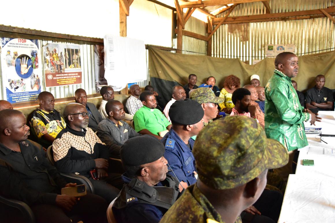 In Eringeti, James Swan met with local authorities, members of civil society, and representatives of women and youth.