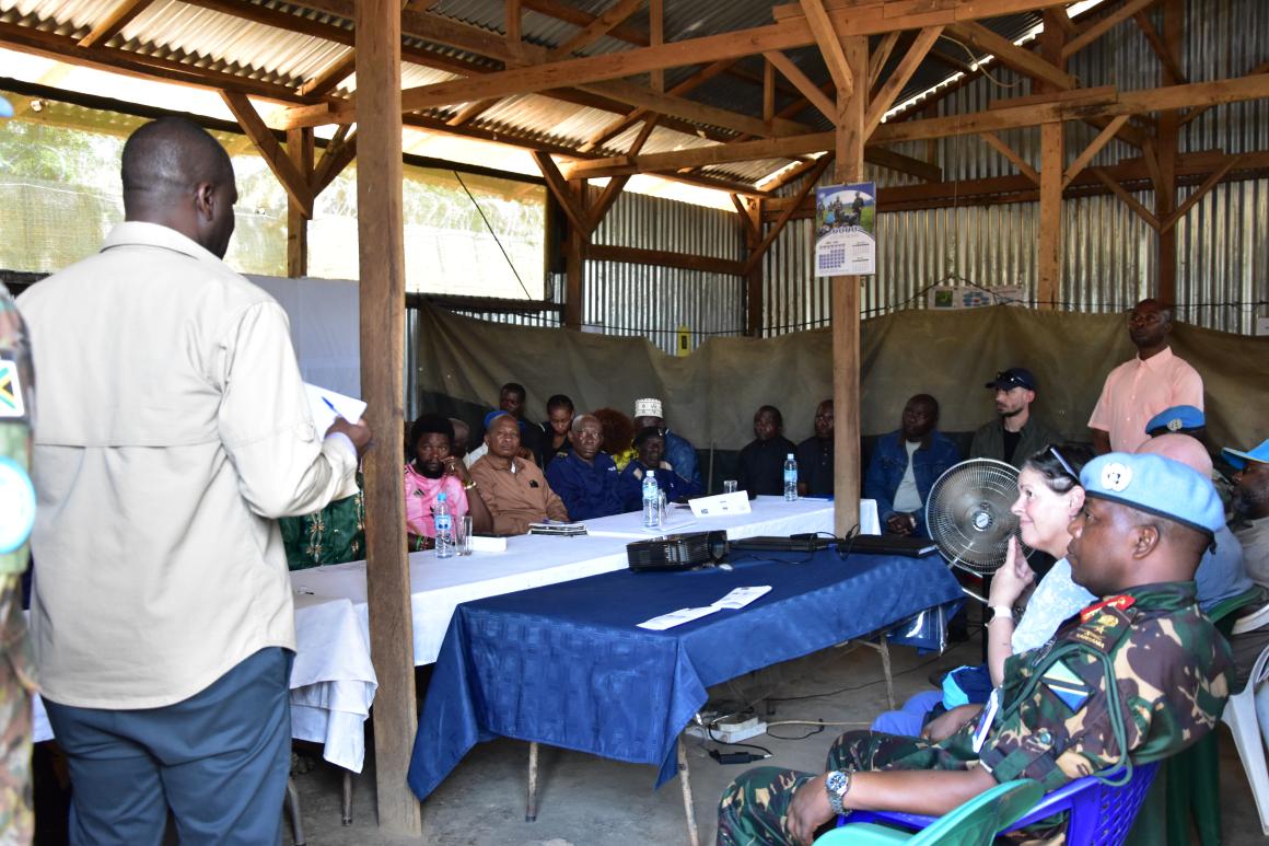 The head of MONUSCO, James Swan, in Eringeti, Tuesday, April 21, 2026, on the second day of his visit to Beni, in North Kivu province.